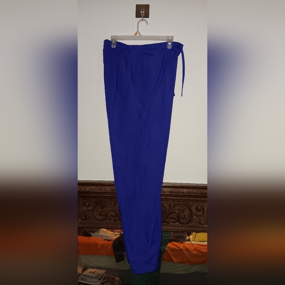 Natural uniforms scrub pants 👖sz Medium. 2 for $20 - Picture 4 of 7